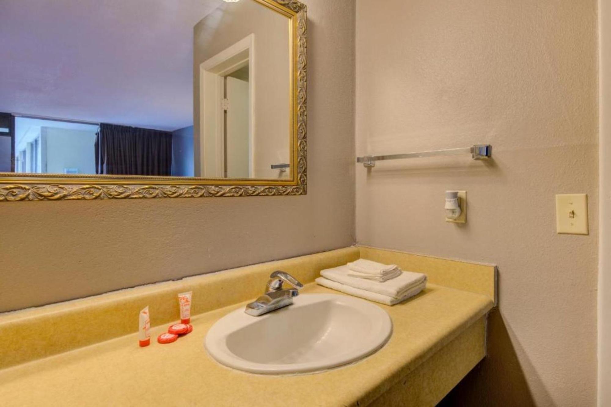 Oyo Hotel Douglas Ga Us-441 Zewnętrze zdjęcie